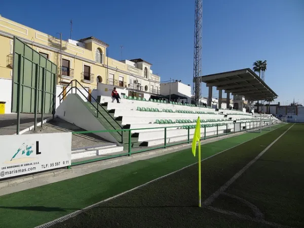 Estadio Municipal - стадион на Антониано