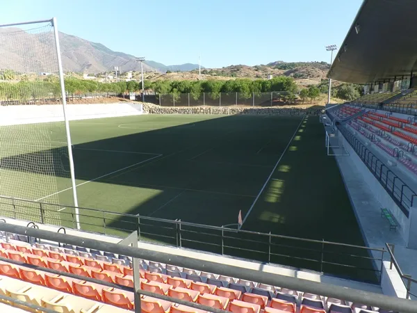 Estadio Municipal Francisco Muñoz Pérez - стадион на Естепона
