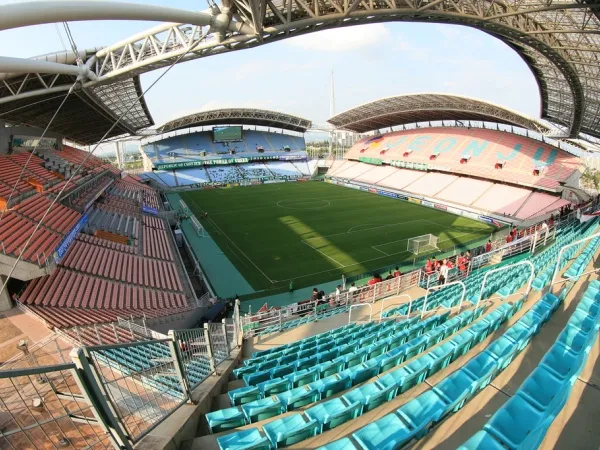 Jeonju World Cup Stadium - стадион на Чонбук Мотърс