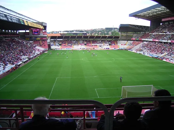 Стадио Мунисипал Ел Молинон — стадион на Спортинг Хихон